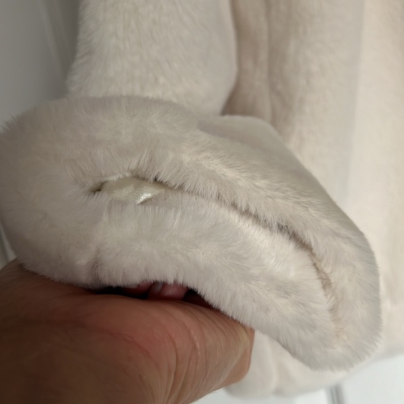 Velvet by Graham &Spencer - Picture 8 of 9